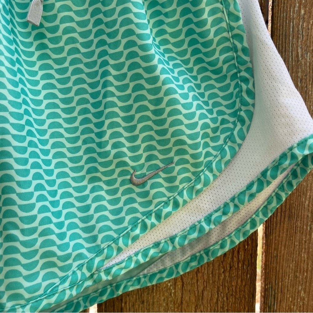 NIKE Women’s Dri Fit Teal White Athletic Shorts Size Small - Picture 2 of 9